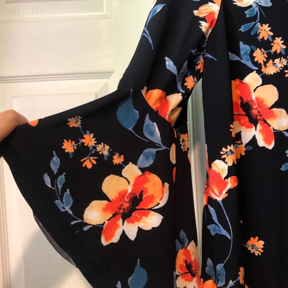 Beautiful dress. Great condition.Like new - Picture 2 of 5